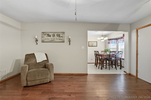 1503 Briarwood Lane, Henryetta, OK 74437