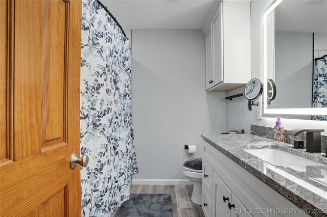 1503 Briarwood Lane, Henryetta, OK 74437