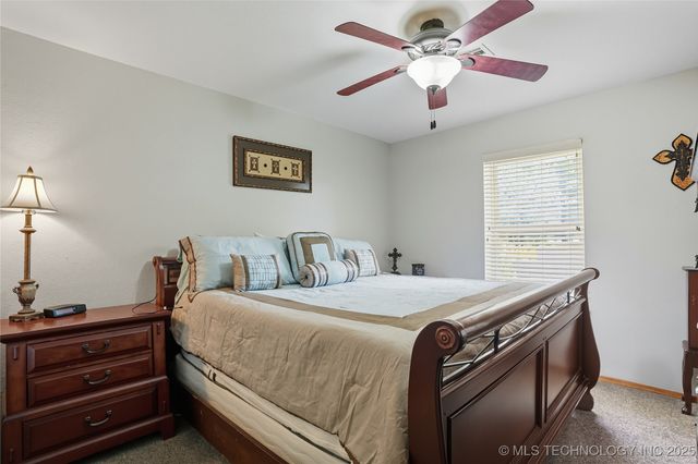 1503 Briarwood Lane, Henryetta, OK 74437