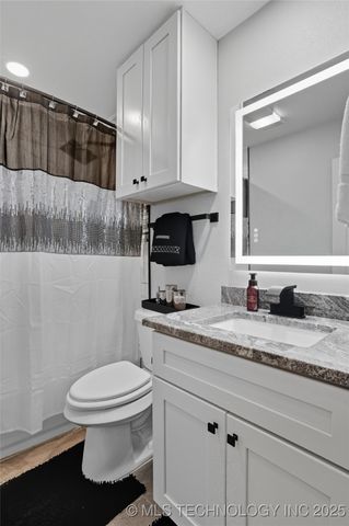 1503 Briarwood Lane, Henryetta, OK 74437