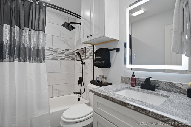 1503 Briarwood Lane, Henryetta, OK 74437