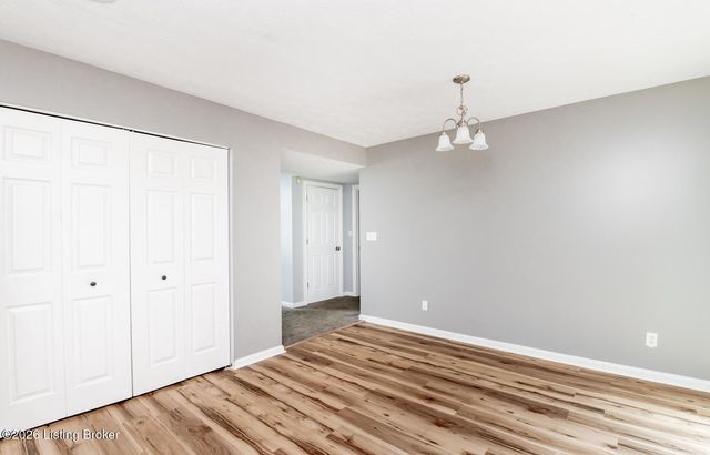 49 N Country Dr, Shelbyville, KY 40065