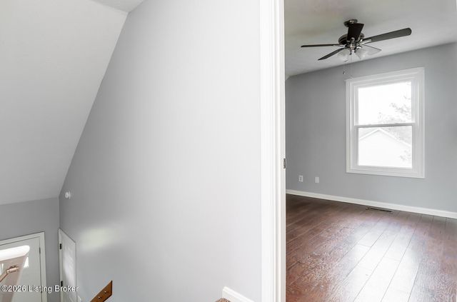 49 N Country Dr, Shelbyville, KY 40065