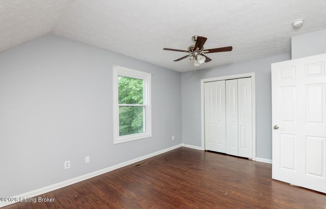 49 N Country Dr, Shelbyville, KY 40065