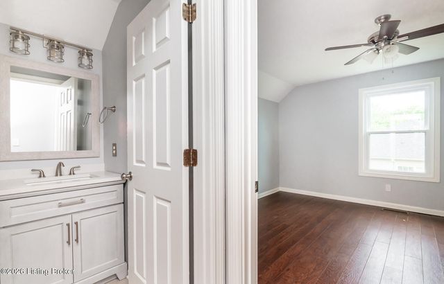 49 N Country Dr, Shelbyville, KY 40065