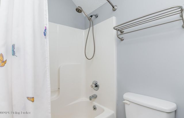 49 N Country Dr, Shelbyville, KY 40065