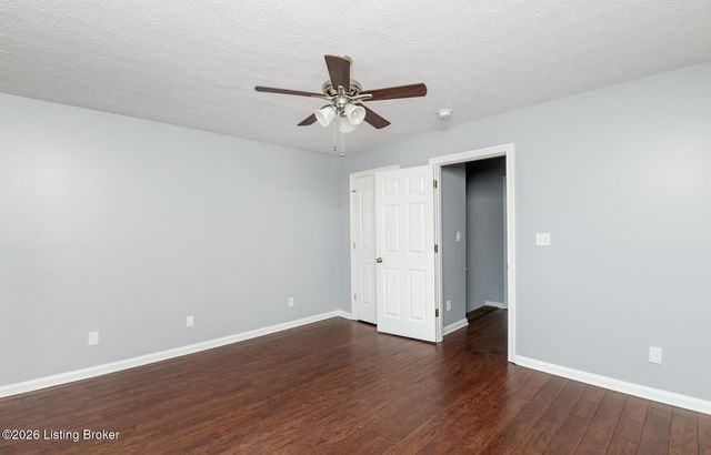 49 N Country Dr, Shelbyville, KY 40065