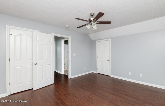 49 N Country Dr, Shelbyville, KY 40065