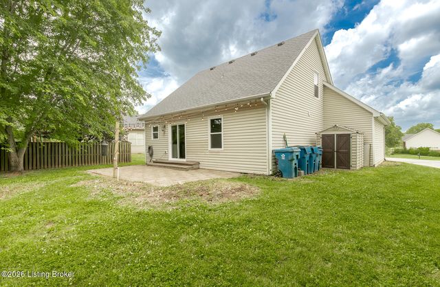 49 N Country Dr, Shelbyville, KY 40065