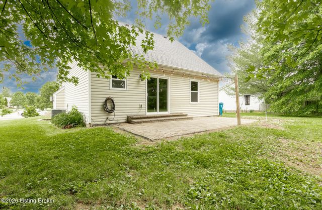 49 N Country Dr, Shelbyville, KY 40065