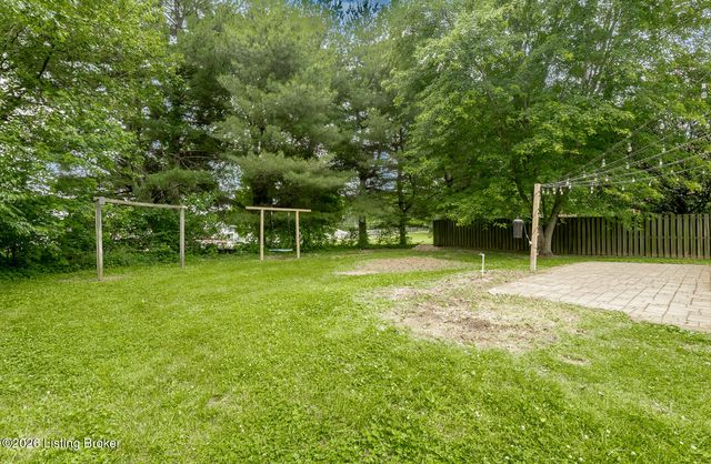 49 N Country Dr, Shelbyville, KY 40065