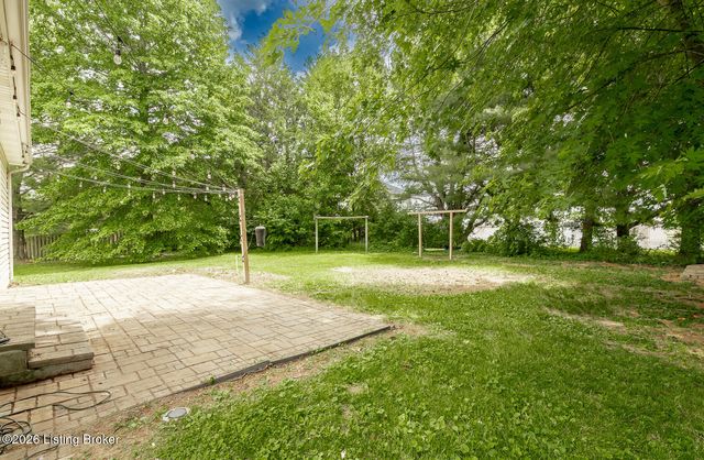 49 N Country Dr, Shelbyville, KY 40065