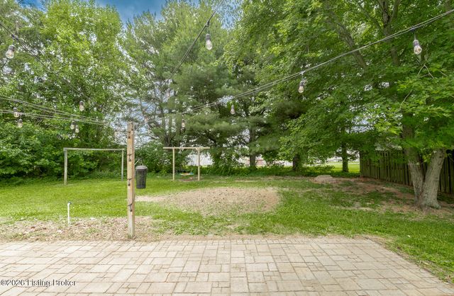 49 N Country Dr, Shelbyville, KY 40065