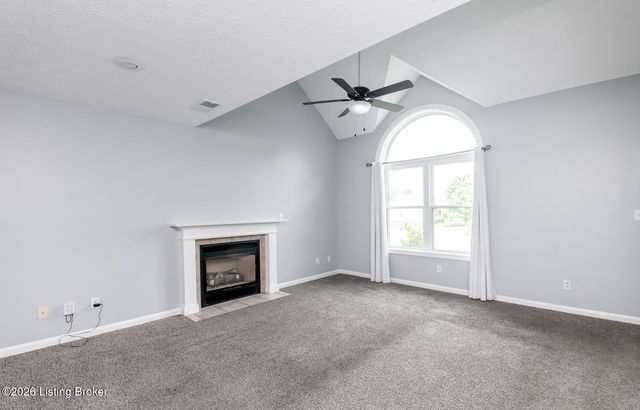 49 N Country Dr, Shelbyville, KY 40065