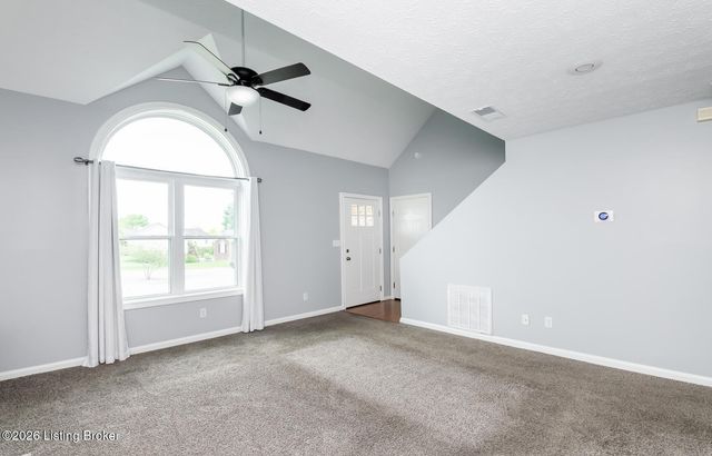 49 N Country Dr, Shelbyville, KY 40065