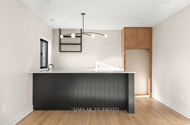 1345 S Auburn Place, West Des Moines, IA 50266