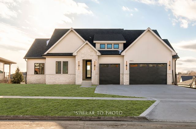 1345 S Auburn Place, West Des Moines, IA 50266