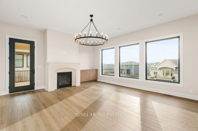 1345 S Auburn Place, West Des Moines, IA 50266