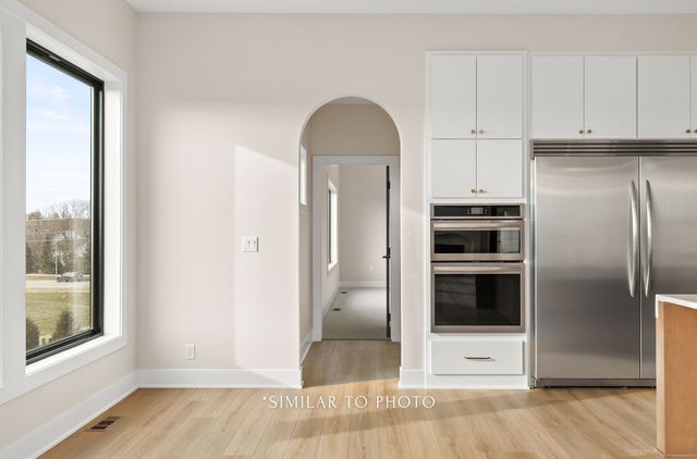 1345 S Auburn Place, West Des Moines, IA 50266