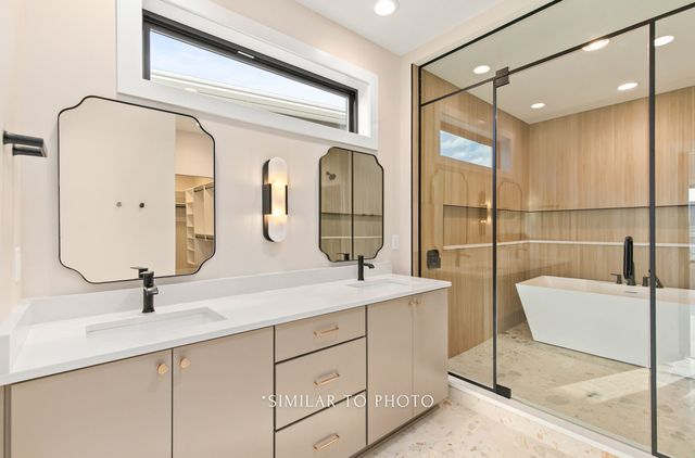 1345 S Auburn Place, West Des Moines, IA 50266