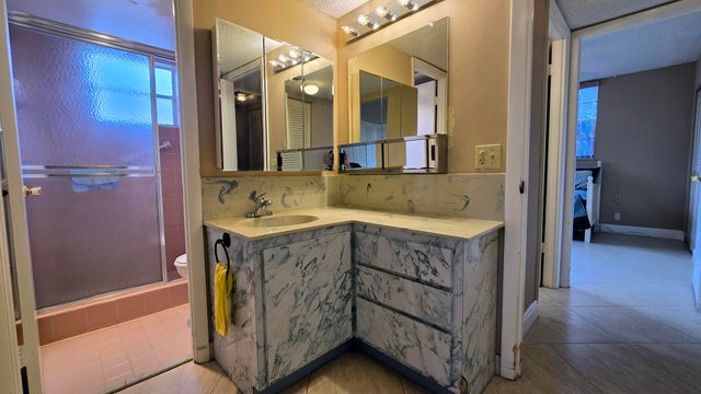 3140 Holiday Springs Boulevard 9-101, Margate, FL 33063