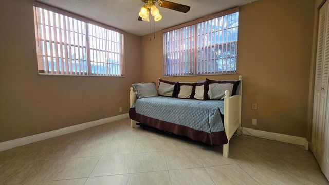 3140 Holiday Springs Boulevard 9-101, Margate, FL 33063