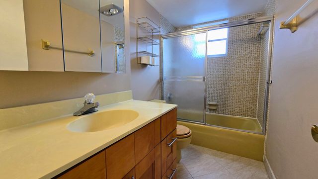 3140 Holiday Springs Boulevard 9-101, Margate, FL 33063