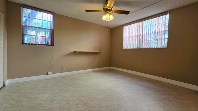 3140 Holiday Springs Boulevard 9-101, Margate, FL 33063