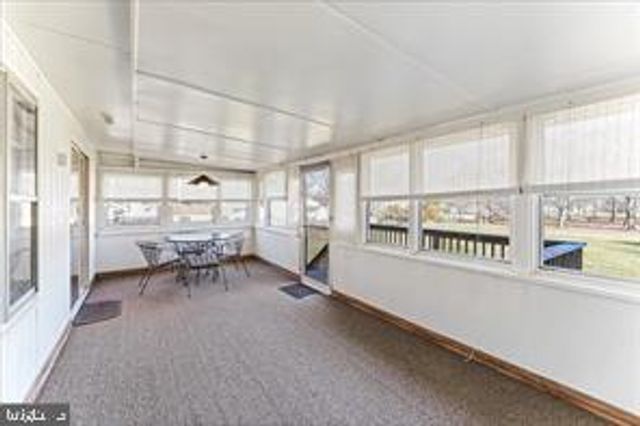 261 OAKFIELD DR, Newark, DE 19713