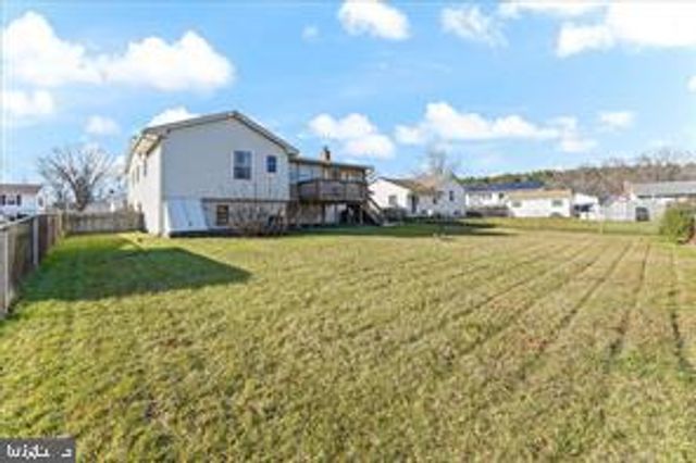 261 OAKFIELD DR, Newark, DE 19713