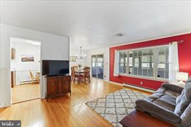 261 OAKFIELD DR, Newark, DE 19713