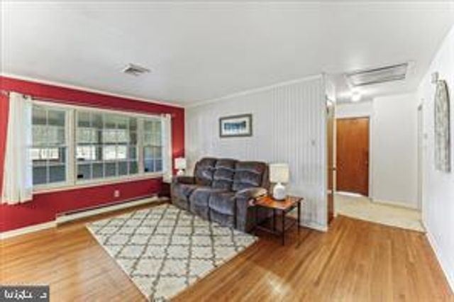 261 OAKFIELD DR, Newark, DE 19713