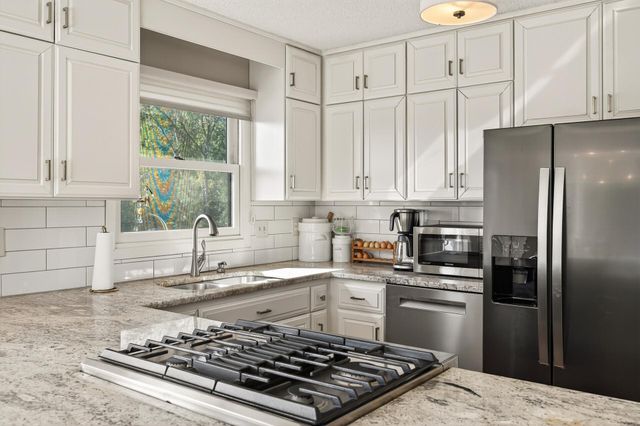 15601 Highland Avenue NW, Prior Lake, MN 55372