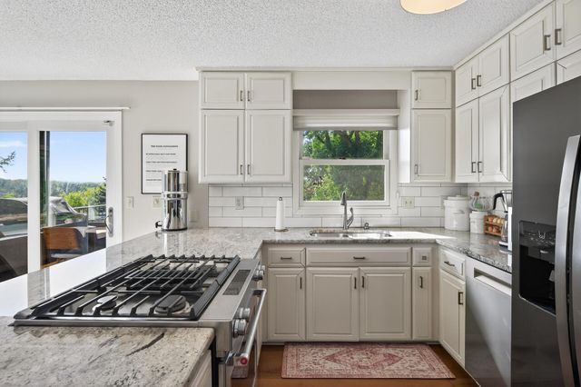 15601 Highland Avenue NW, Prior Lake, MN 55372