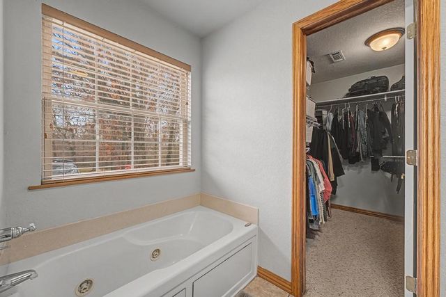 1580 Theresa Lane, Tontitown, AR 72762