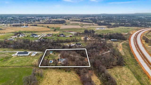 1580 Theresa Lane, Tontitown, AR 72762