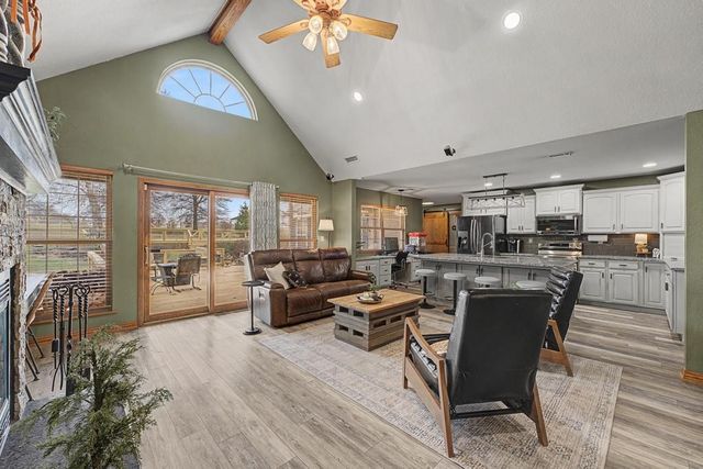 1580 Theresa Lane, Tontitown, AR 72762