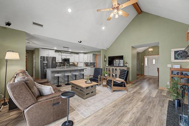 1580 Theresa Lane, Tontitown, AR 72762