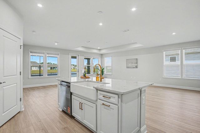 1213 Beeblossom Dr., North Myrtle Beach, SC 29582