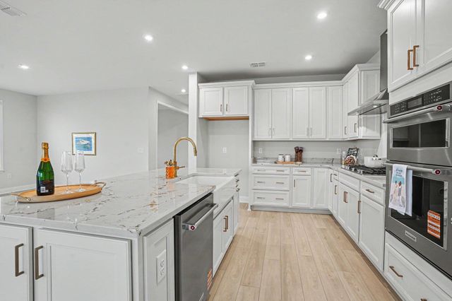 1213 Beeblossom Dr., North Myrtle Beach, SC 29582