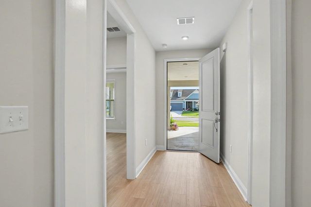 1213 Beeblossom Dr., North Myrtle Beach, SC 29582