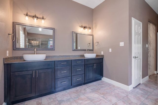 14103 Ragus Lake Drive, Sugar Land, TX 77498