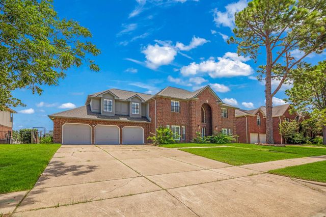 14103 Ragus Lake Drive, Sugar Land, TX 77498