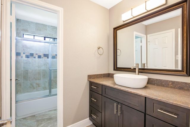 14103 Ragus Lake Drive, Sugar Land, TX 77498