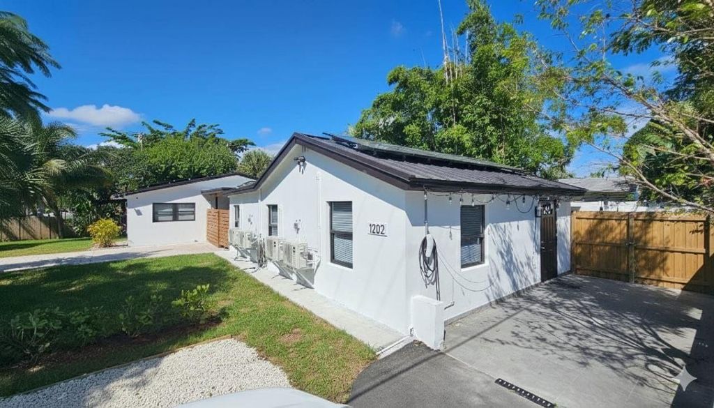 1202 NE 3rd Avenue, Fort Lauderdale, FL 33304