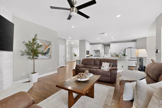 2701 Scenic Drive, Plano, TX 75025