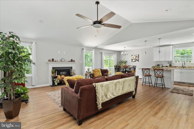 60 SERVO DR, Inwood, WV 25428