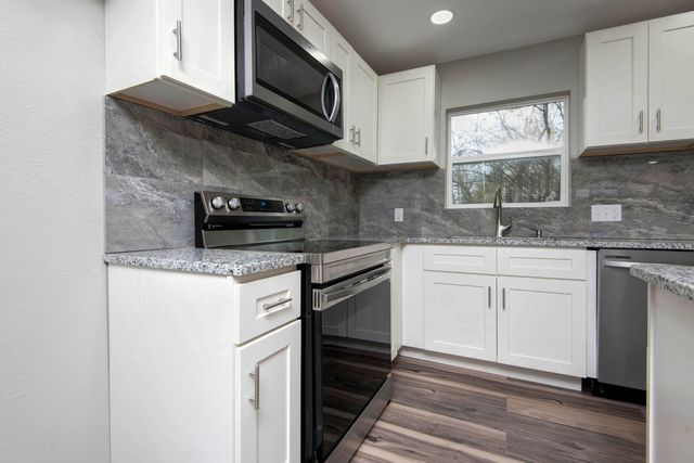 304 Rice Street, Nixa, MO 65714