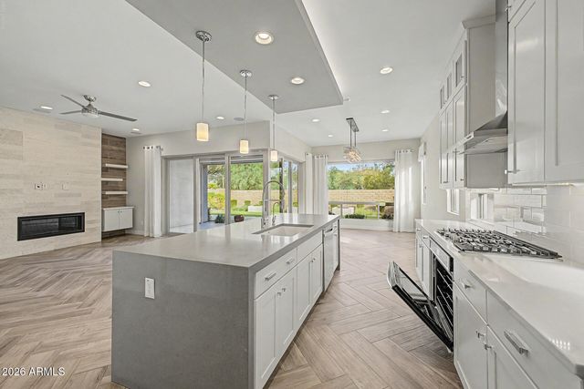 2847 E LOS GATOS Drive, Phoenix, AZ 85050