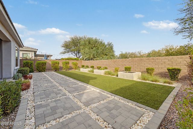 2847 E LOS GATOS Drive, Phoenix, AZ 85050